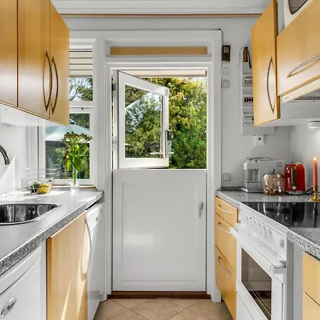 Stunning In With Kitchen Dronningmolle
