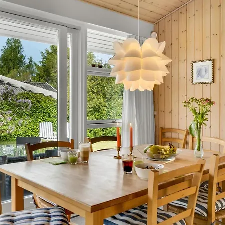 Stunning In With Kitchen